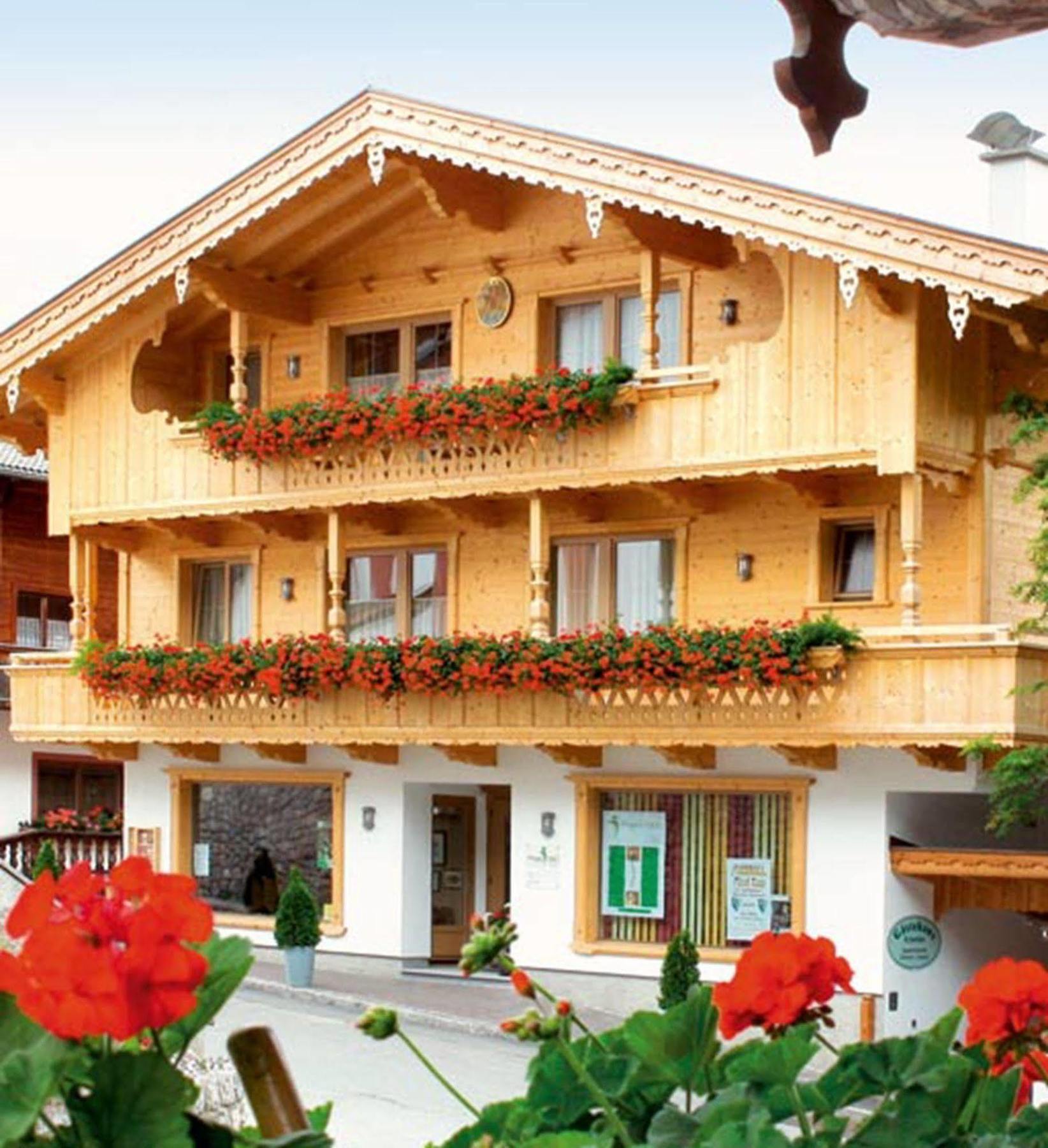 Das Gaestehaus Schneider Am Dorfplatz Alpbach Exterior photo