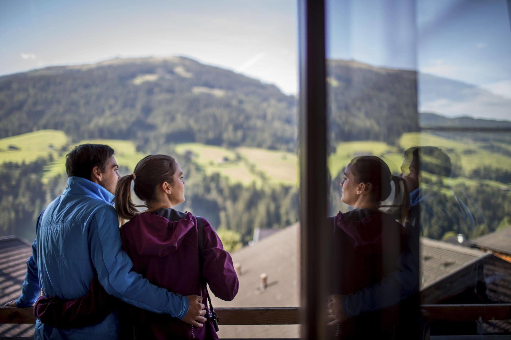 Das Gaestehaus Schneider Am Dorfplatz Alpbach Exterior photo