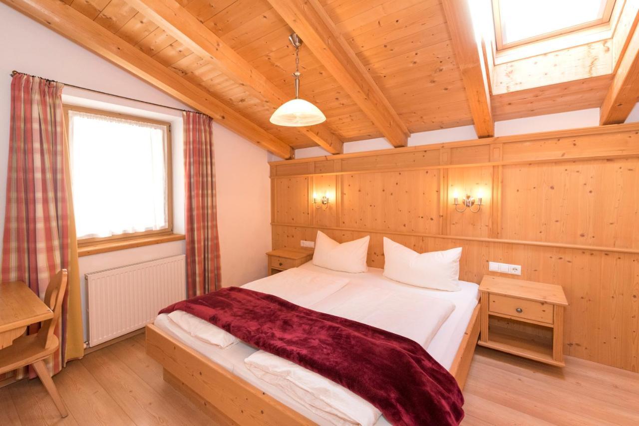 Das Gaestehaus Schneider Am Dorfplatz Alpbach Exterior photo