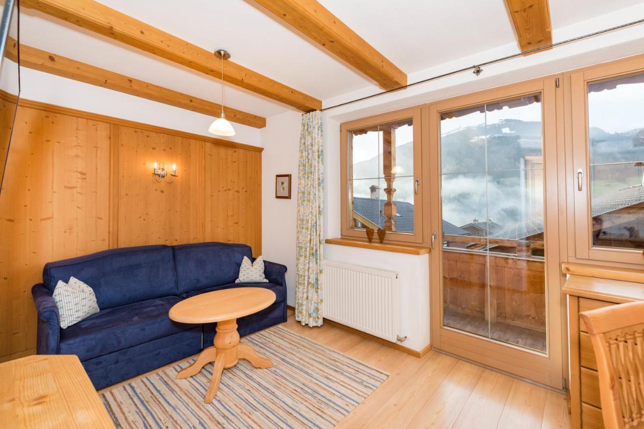 Das Gaestehaus Schneider Am Dorfplatz Alpbach Exterior photo