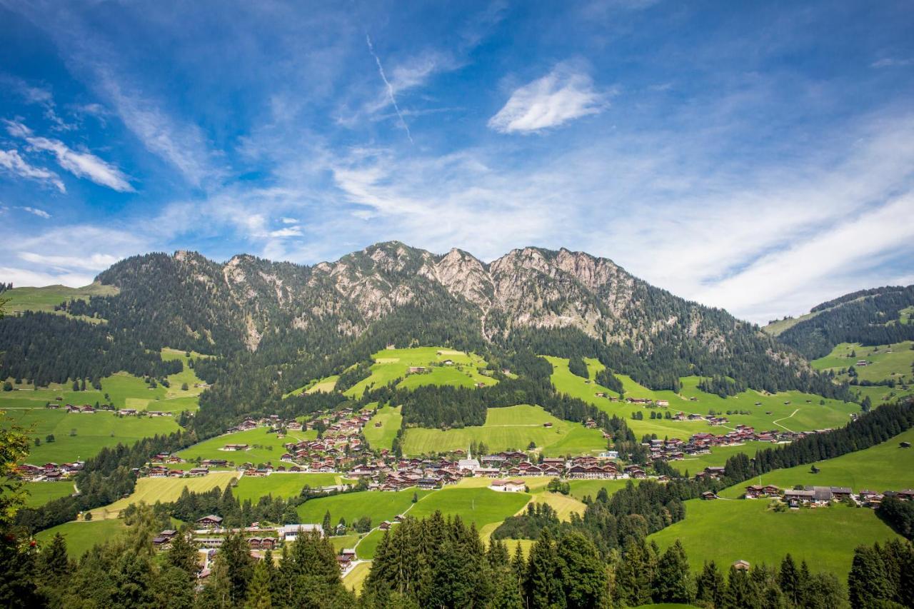 Das Gaestehaus Schneider Am Dorfplatz Alpbach Exterior photo